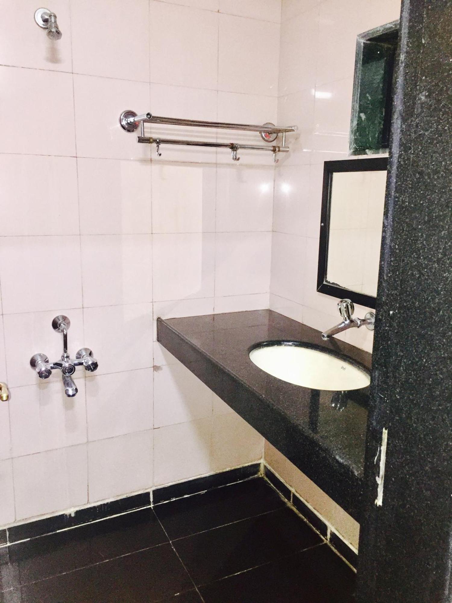 Hotel New Uttam Hira Palace Nashik Bagian luar foto