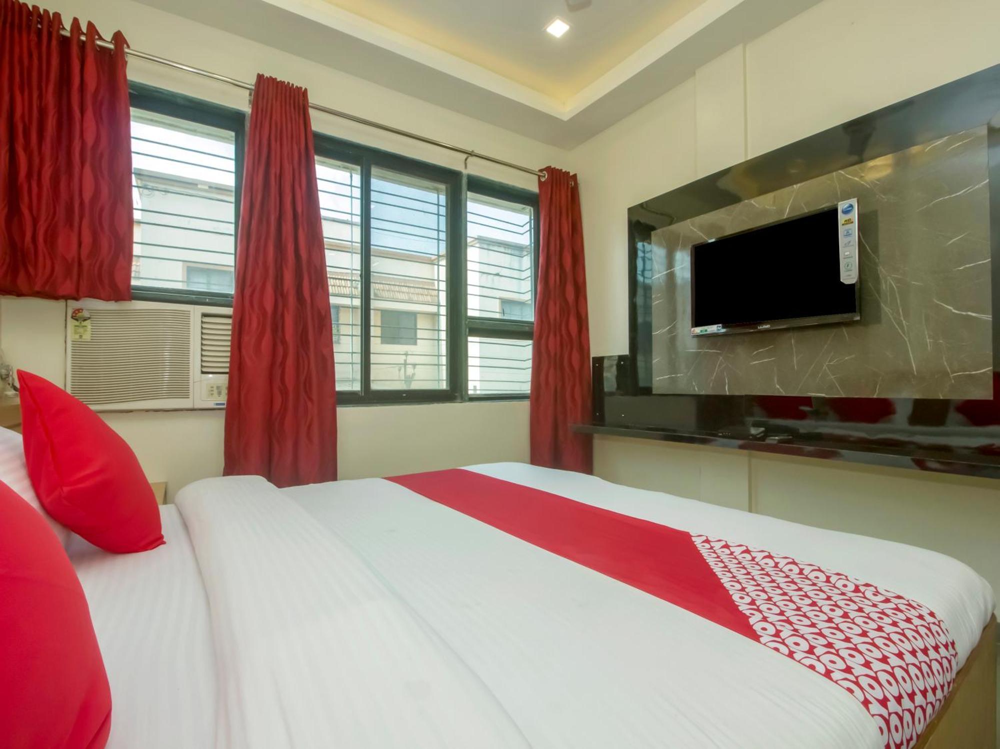 Hotel New Uttam Hira Palace Nashik Bagian luar foto