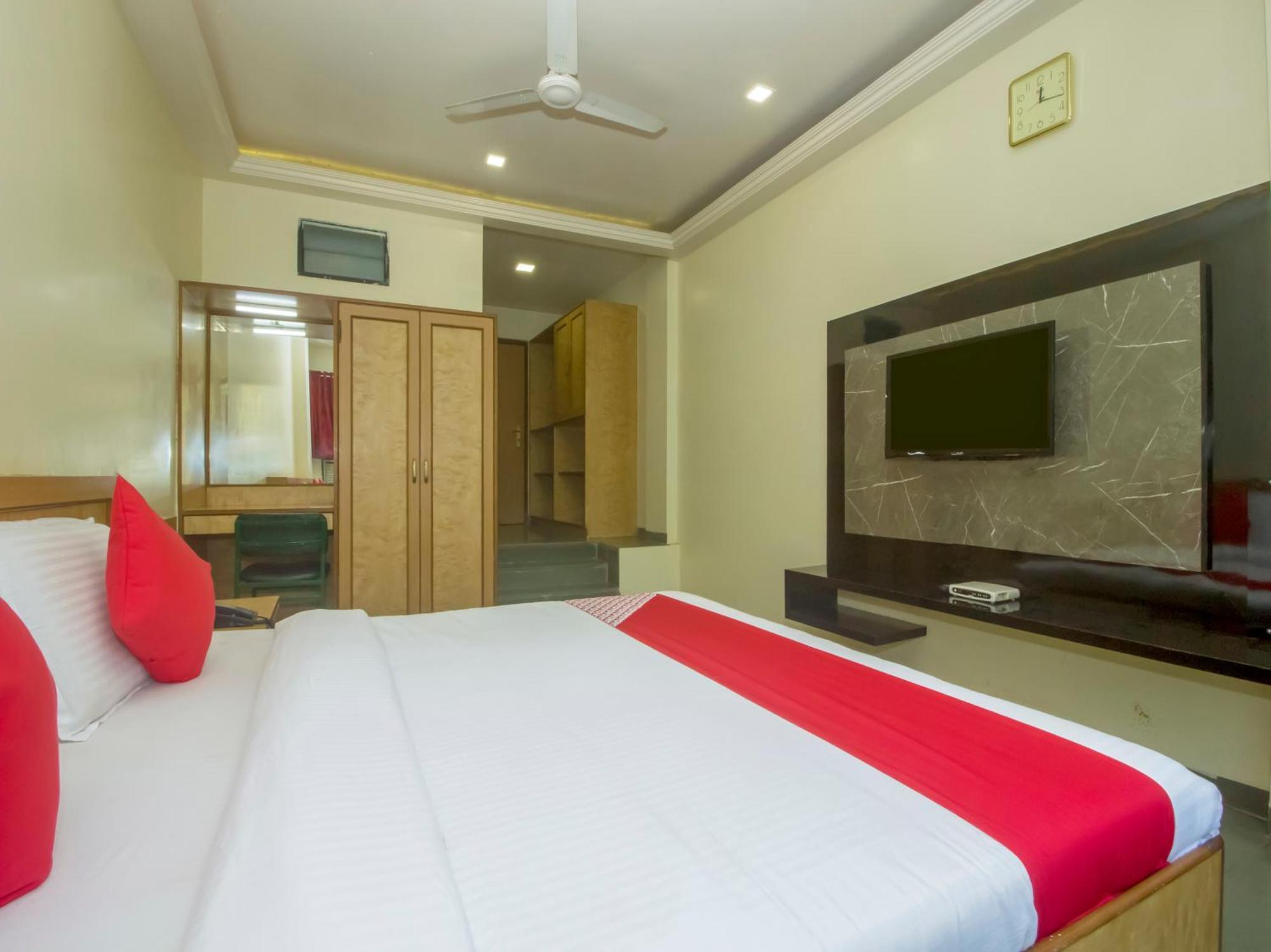 Hotel New Uttam Hira Palace Nashik Bagian luar foto