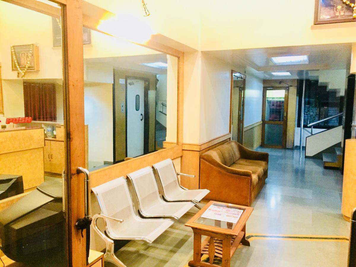 Hotel New Uttam Hira Palace Nashik Bagian luar foto