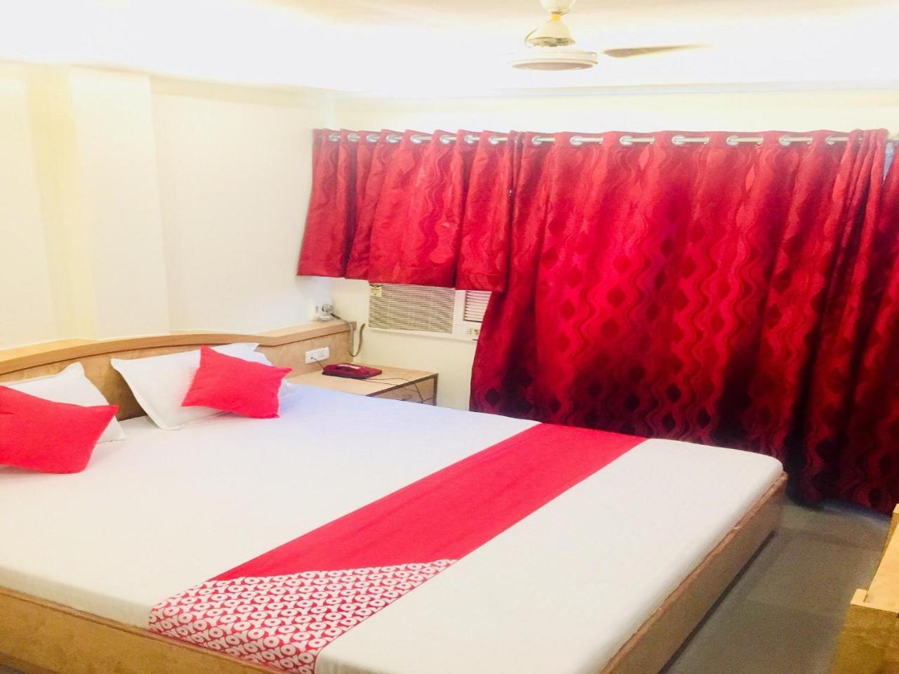 Hotel New Uttam Hira Palace Nashik Bagian luar foto