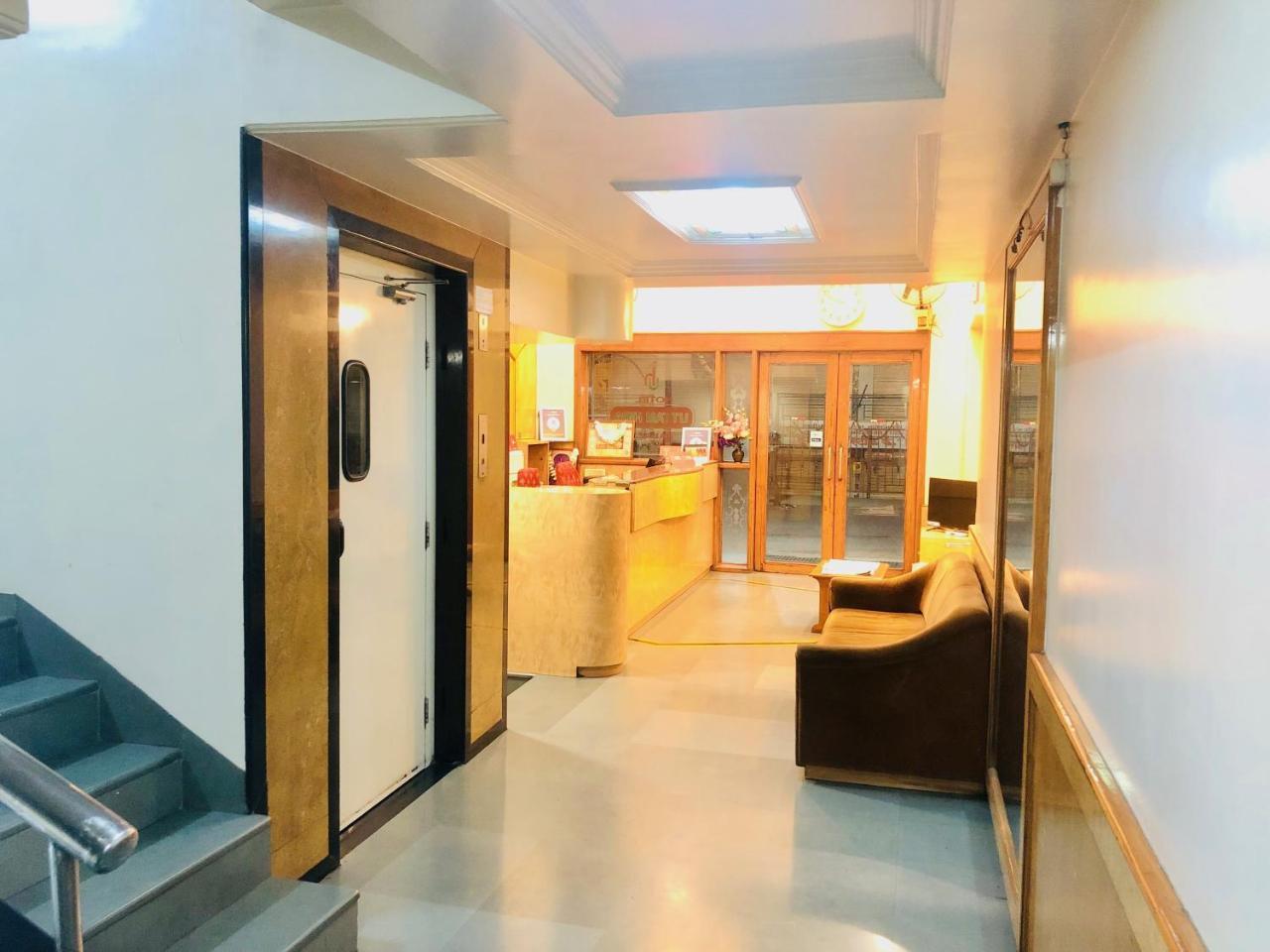 Hotel New Uttam Hira Palace Nashik Bagian luar foto